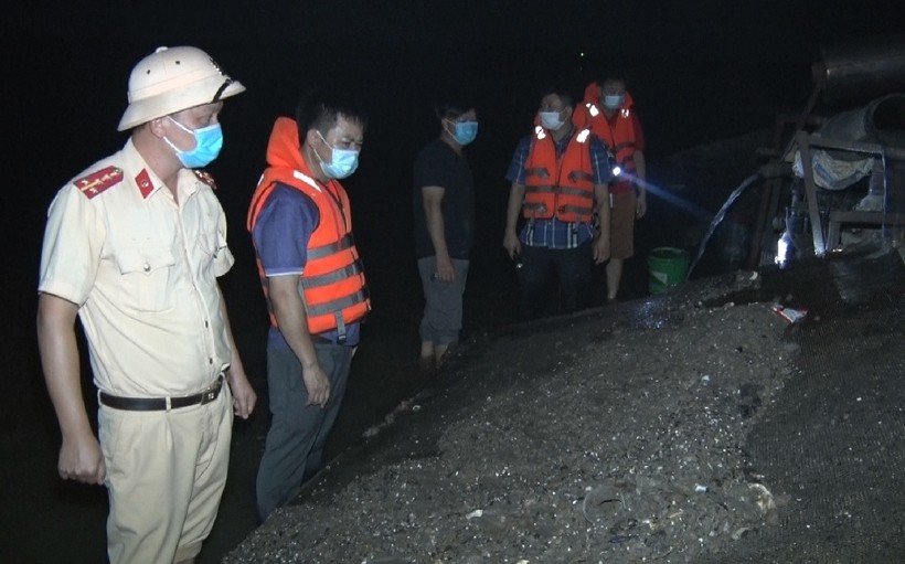 Hà Nam: Phát hiện vụ khai thác cát trái phép với số lượng lớn