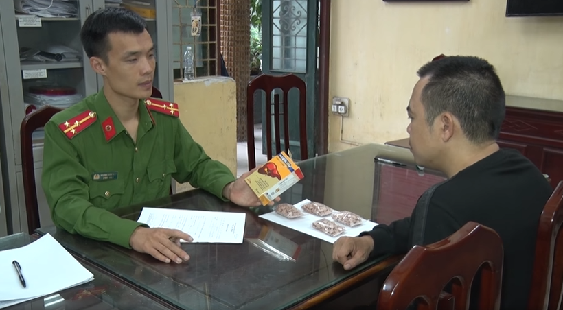 Công an Nam Định bắt giữ 2 kẻ giấu 1000 viên thuốc lắc trong hộp thuốc bổ
