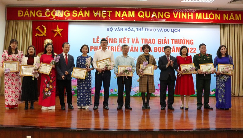  25 tập thể, cá nhân được trao giải thưởng phát triển văn hóa đọc năm 2022
