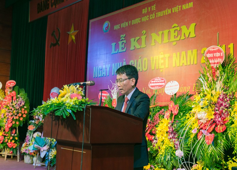 Phó Giám đốc Học viện Y Dược học cổ truyền Việt Nam Phạm Quốc Bình phát biểu tại buổi lễ