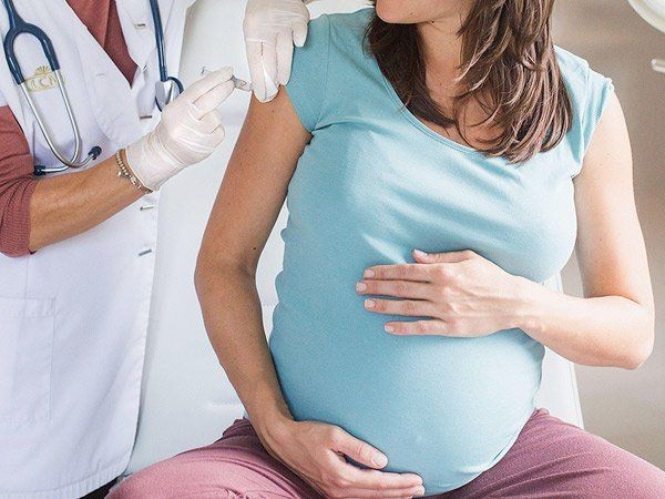 Phụ nữ mang thai mắc sốt xuất huyết rất nguy hiểm (Ảnh MH).