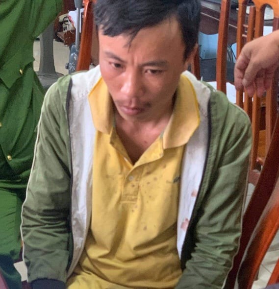 Đối tượng Lê Văn Triễn bị bắt giữ sau nhiều ngày bỏ trốn.