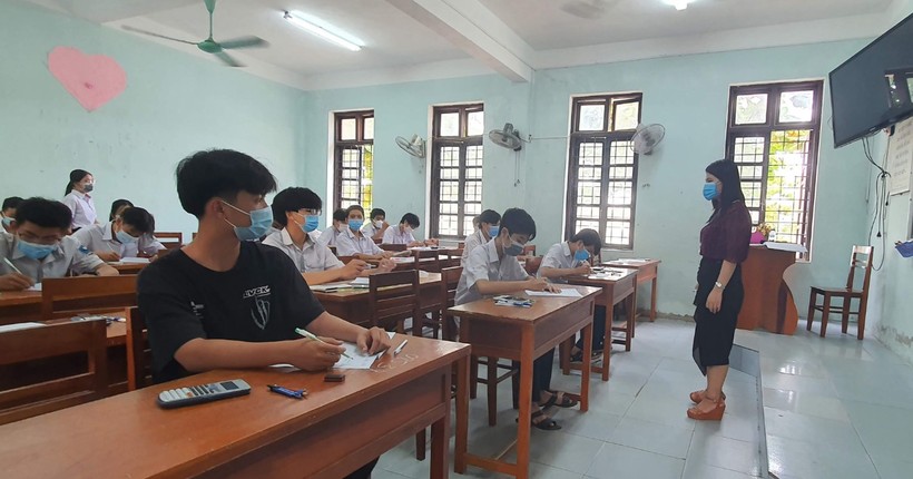 Lớp 9 và lớp 12 các trường học tại Quảng Bình sẽ lùi thời gian dạy học thông qua Đài Phát thanh - Truyền hình Quảng Bình cho đến khi có thông báo mới.