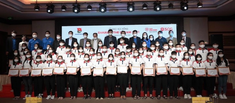 Tỉnh Đoàn Quảng Bình phối hợp với tập đoàn SCG tổ chức lễ trao học bổng SCG Sharing The Dream 2021, cho các bạn học sinh, sinh viên nghèo.