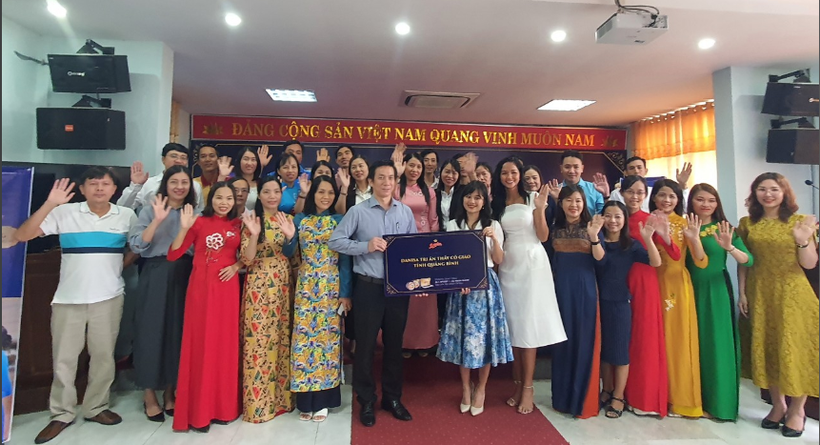 Chương trình “Cùng Danisa Tri Ân Người Trồng Cây, Chung Tay Trao Laptop” do Báo GD&TĐ phối hợp cùng nhãn hàng bánh quy bơ Danisa đã dành tặng 26 Laptop đến các thầy cô giáo ở Quảng Bình.
