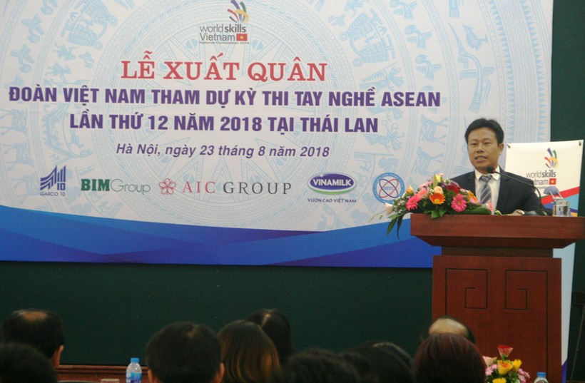 Thứ trưởng Lê Quân giao nhiệm vụ cho đoàn tham dự Kỳ thi tay nghề ASEAN lần thứ 12 tại Thái Lan