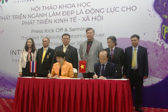 Hội Đào tạo và phát triển nghề làm đẹp Việt Nam đã phối hợp với tổ chức Global Exhibition & Convention Service ký kết thỏa thuận hợp tác  