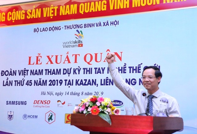 Phó tổng cục trưởng Tổng cục GDNN Trương Anh Dũng bày tỏ quyết tâm của đoàn Việt Nam tham dự kỳ thi