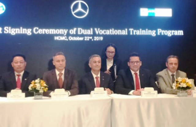 Lần đầu tiên Mercedes Benz hợp tác đào tạo với trường nghề của Việt Nam