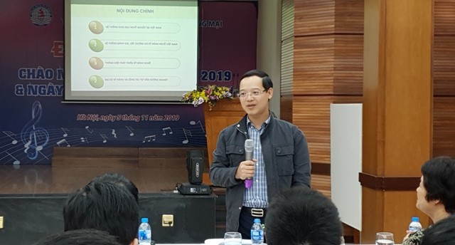 Ông Trương Anh Dũng chia sẻ về giáo dục nghề nghiệp tại buổi tập huấn