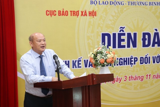 TS Trần Ngọc Diễn chia sẻ các nội dung về người cao tuổi tại Diễn đàn.