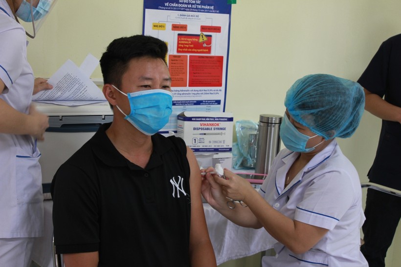 Tiêm vắc xin phòng Covid-19 cho cán bộ công an các đơn vị đóng trên địa bàn TP Đà Nẵng. 