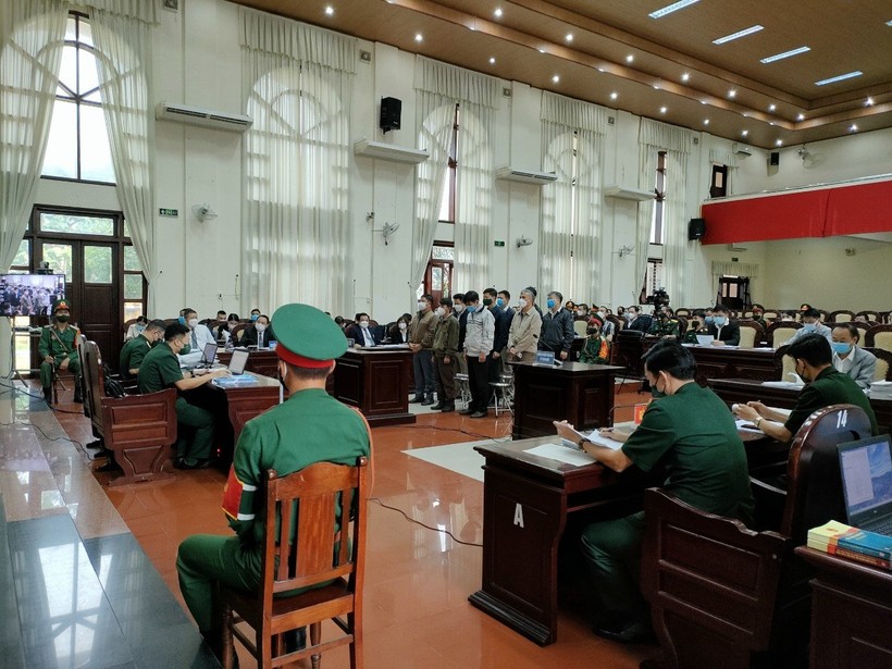 Quang cảnh phiên xét xử diễn ra tại Tòa án Quân sự Quân khu 5. Ảnh: T.T 