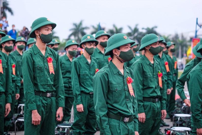 Thanh niên Đà Nẵng lên đường nhập ngũ. 