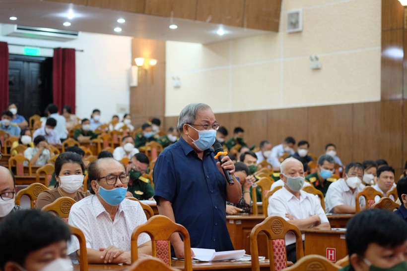 Cử tri TP Đà Nẵng nêu ý kiến tại buổi tiếp xúc cử tri của Đoàn ĐBQH đơn vị TP Đà Nẵng ngày 29/4. 