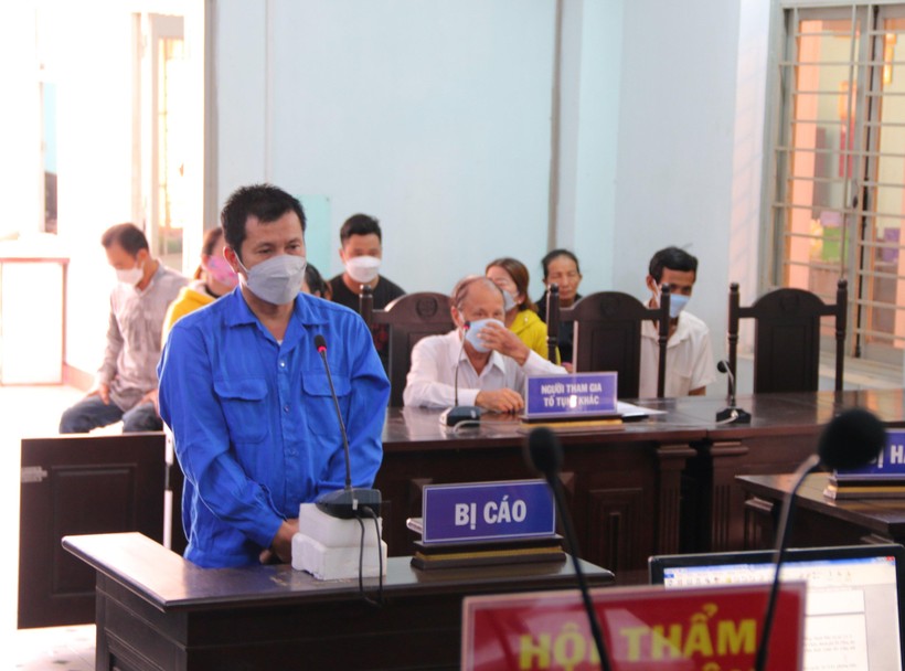 Bị cáo Lương Duy Tân tại tòa. 