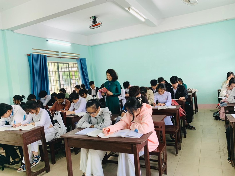 Cô giáo Nguyễn Thị Thu Thủy trong giờ lên lớp của mình. 