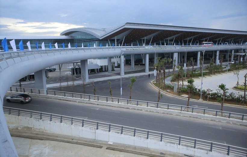 Sân bay Quốc tế Đà Nẵng. 