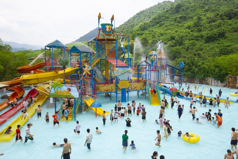 Công viên suối khoáng nóng Núi Thần Tài đón khoảng 20.000 lượt khách dịp lễ Quốc khánh 2/9. (Ảnh: Kim Tuyền)