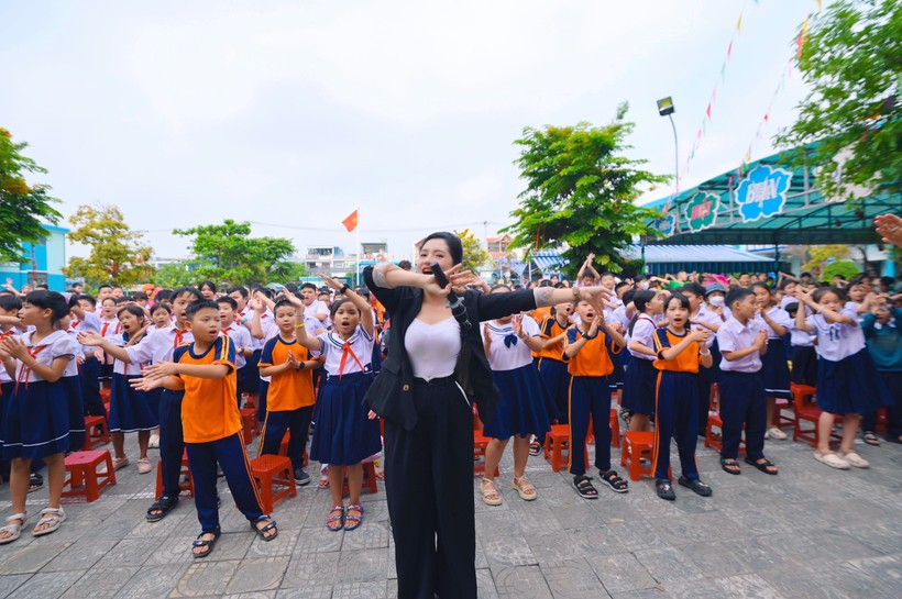 Học sinh Trường Tiểu học Trần Văn Dư trong Chương trình “Nói không với bạo lực học đường". 