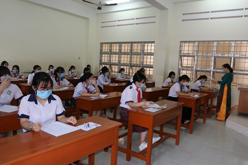 Thí sinh Tiền Giang bước vào kỳ thi tuyển lớp 10.