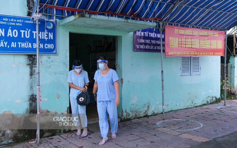 Trạm y tế lưu động tại phường Long Hòa, quận Bình Thủy (TP Cần Thơ).
