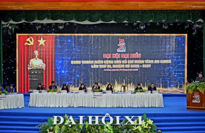 Đoàn chủ tịch Đại hội đại biểu Đoàn TNCS Hồ Chí Minh tỉnh An Giang khóa XI, nhiệm kỳ 2022 - 2027.