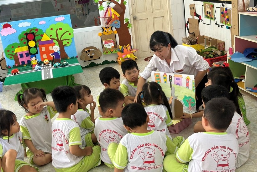 Hoạt động lồng ghép giáo dục An toàn giao thông tại Trường Mầm non Phú Cường, huyện Tam Nông.