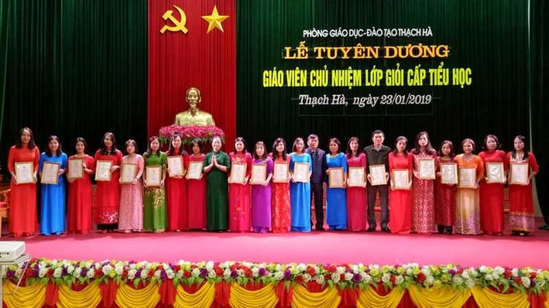 Hà Tĩnh: Tuyên dương 82 giáo viên chủ nhiệm lớp giỏi cấp tiểu học