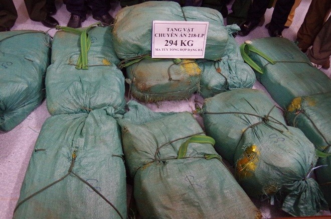294 kg ma tuý đá từ Lào chuyển về Việt Nam đã bị Bộ đội Biên phòng Hà Tĩnh bắt giữ.