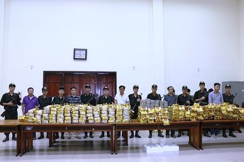 Lực lượng phòng chống ma túy Hà Tĩnh bắt giữ hàng trăm kg ma túy qua biên giới .
