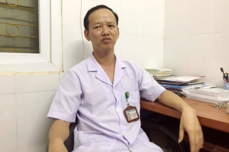Bác sĩ Nguyễn Minh Đức, Trưởng khoa sản -  người trực tiếp đỡ đẻ.