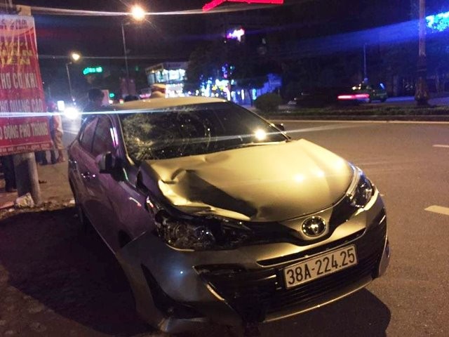 Chiếc xe Toyota Vios gây tai nạn.