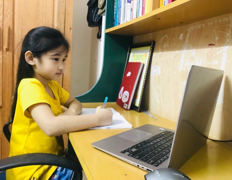 Hà Tĩnh: Các trường tăng cường dạy học qua Internet, truyền hình