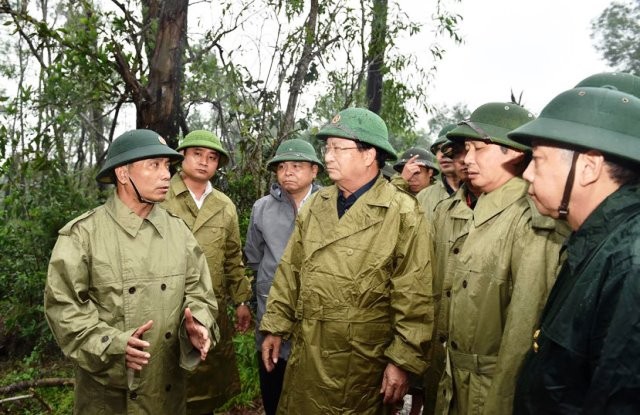Phó Thủ tướng Trịnh Đình Dũng đã có mặt tại tại khu vực Nhà máy thủy điện Rào Trăng 3.