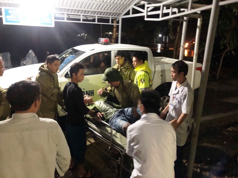 Các nạn nhân đã được đưa đến Bệnh viện Đa khoa Phong Điền cấp cứu.