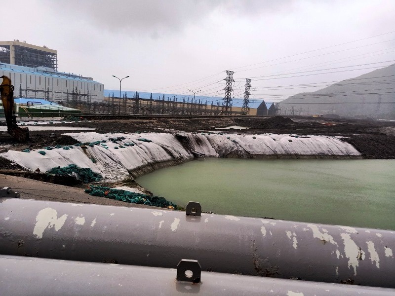 Hồ chứa tro xỉ thải của Nhà máy Nhiệt điện Vũng Áng 1.