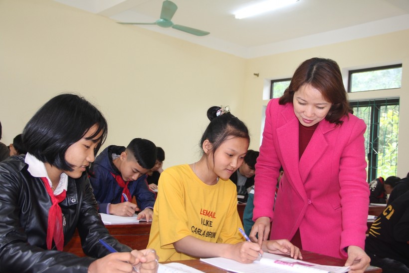 Giáo viên Trường liên cấp tiểu học, THCS Sơn Lĩnh (huyện Hương Sơn) mong muốn được bồi dưỡng vào những dịp hè.