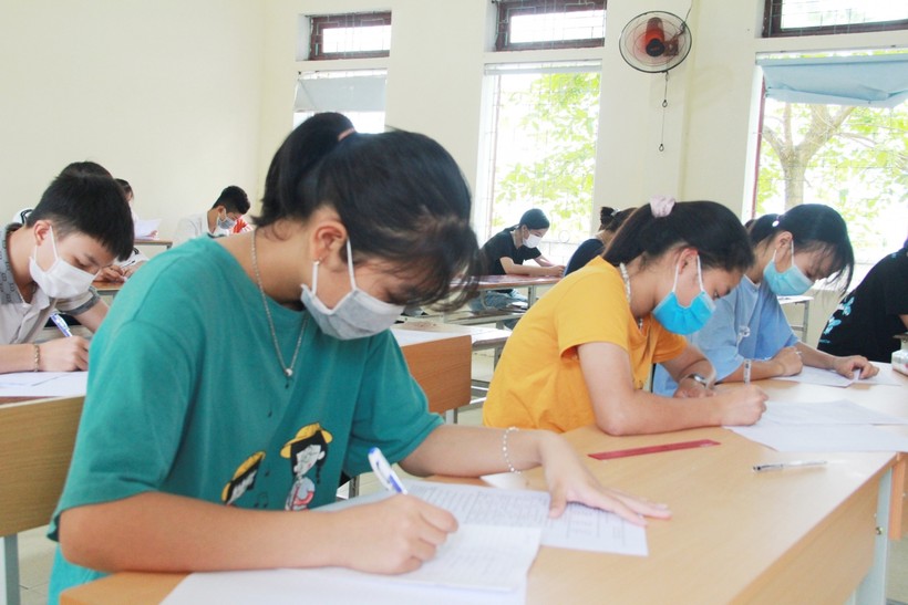 Nhiều trường THPT tại Hà Tĩnh thường xuyên tổ chức thi thử để đánh giá lại kiến thức đối với học sinh.