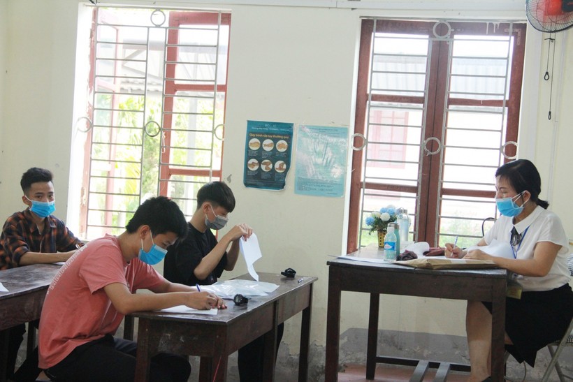 Ngày hôm nay thí sinh thi vào Trường THPT Chuyên Hà Tĩnh.