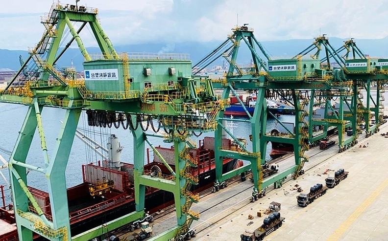 Đây chuyền sản xuất tại cảng Vũng Áng.