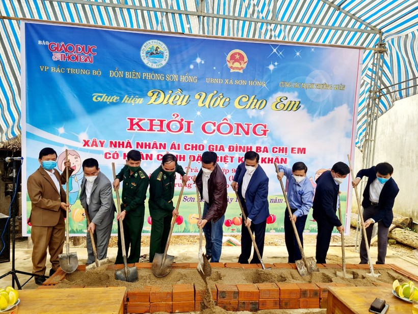 Lễ khởi công xây dựng nhà nhân ái cho 3 chị/em có hoàn cảnh khó khăn tại xã Sơn Hồng, huyện Hương Sơn, Hà Tĩnh.