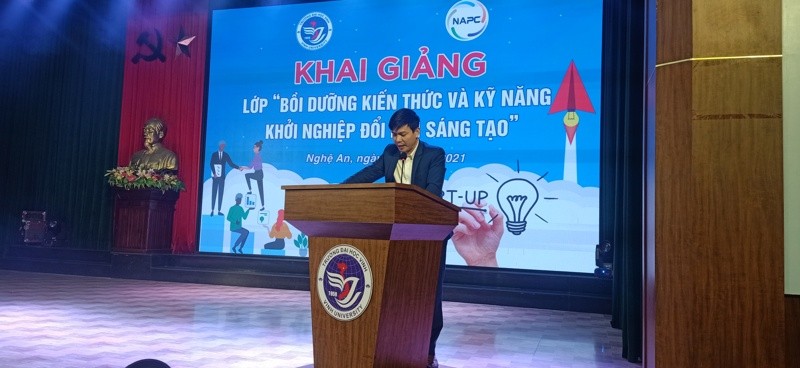 ThS. Đoàn Văn Minh, Phó Giám đốc Trung tâm khai mạc chương trình.