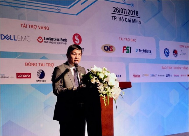 Ông Lâm Nguyễn Hải Long, Chủ tịch Hội Tin học TPHCM, phát biểu tại Hội thảo VIO 2018.