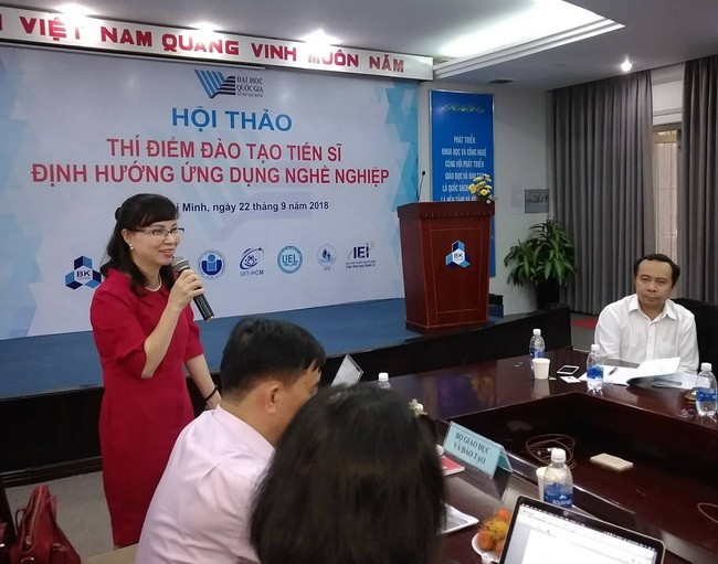 TS Nguyễn Thị Kim Phụng - Vụ trưởng Vụ Giáo dục ĐH -Bộ GD&ĐT phát biểu tại hội thảo