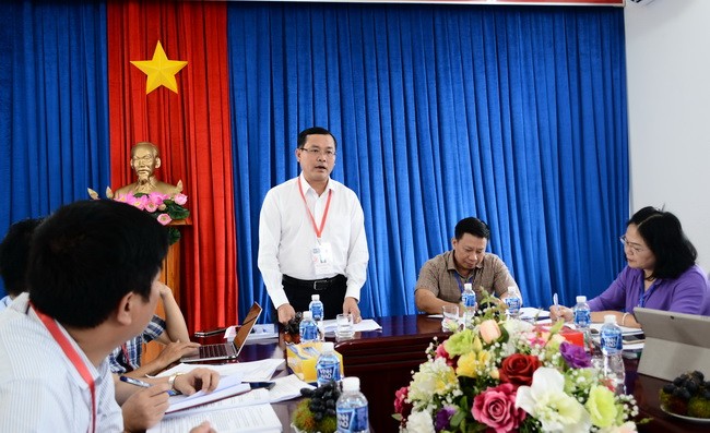Thứ trưởng  Bộ GD&ĐT Nguyễn Văn Phúc họp  cùng với Ban chỉ đạo thi tỉnh Tây Ninh