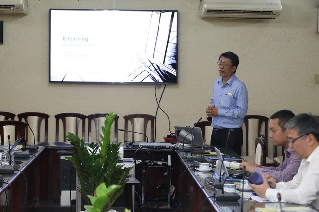 PGS.TS Vũ Hữu Đức- Phó Hiệu trưởng Trường ĐH  Mở TPHCM chia sẻ tại buổi tọa đàm.