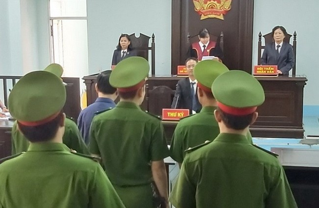 Tòa tuyên án ông Nguyễn Hữu Linh 18 tháng tù. (Ảnh: A.T)