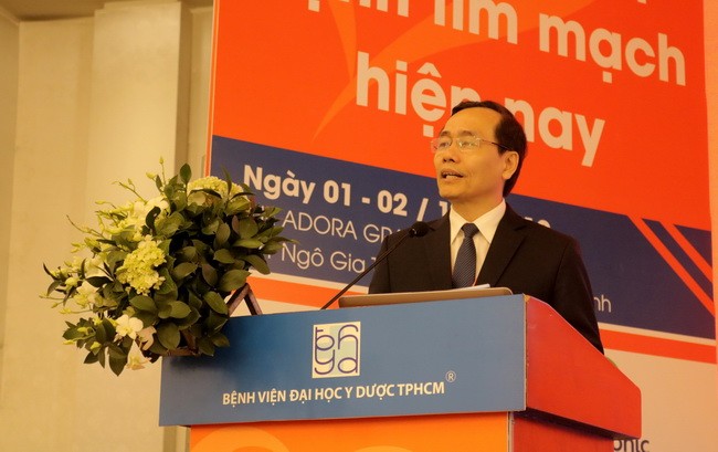PGS TS BS. Trương Quang Bình – Phó Giám đốc BV ĐHYD TPHCM phát biểu tại hội nghị. (Ảnh: BVCC)