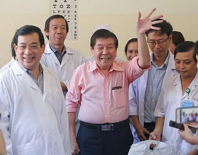Việt kiều Mỹ nhiễm Covid-19 điều trị tại Bệnh viện Bệnh nhiệt đới TP.HCM được ra viện